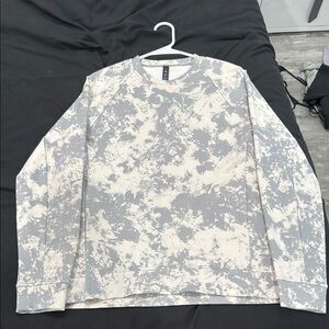Men's Lululemon Gray and Cream Tie-Dye Shirt